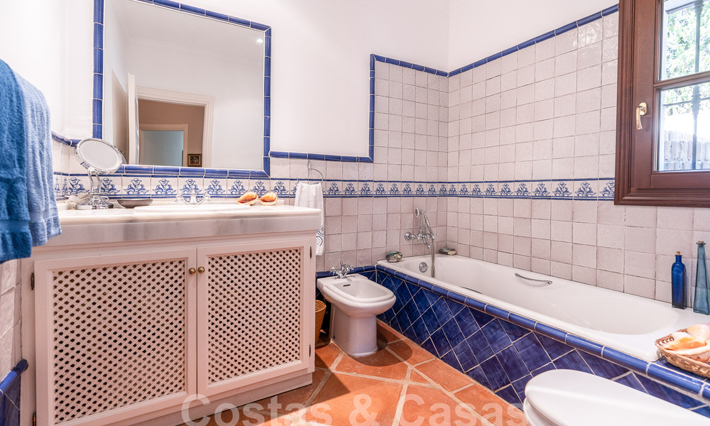 Villa de lujo en venta con vistas panorámicas en urbanización cerrada rodeada de naturaleza en Marbella - Benahavis 55341