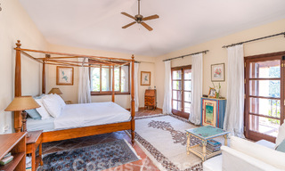 Villa de lujo en venta con vistas panorámicas en urbanización cerrada rodeada de naturaleza en Marbella - Benahavis 55351 