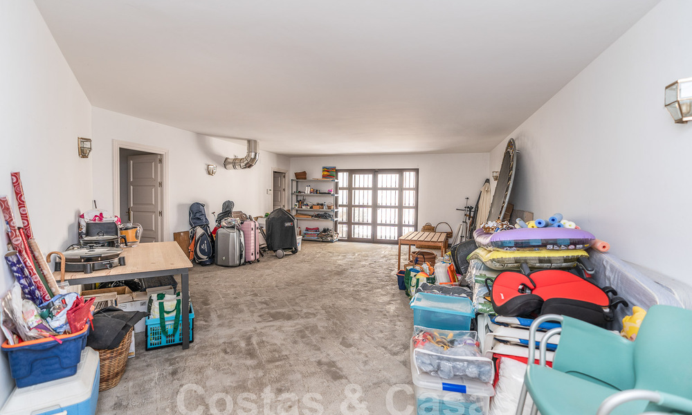 Villa de lujo en venta con vistas panorámicas en urbanización cerrada rodeada de naturaleza en Marbella - Benahavis 55355