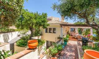 Villa de lujo en venta con vistas panorámicas en urbanización cerrada rodeada de naturaleza en Marbella - Benahavis 55356 
