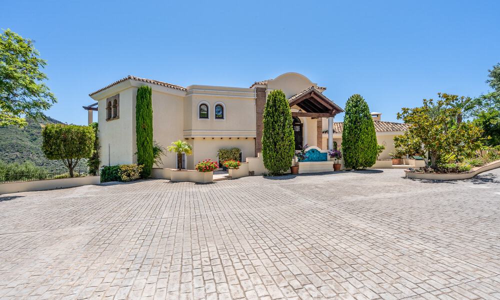 Villa de lujo en venta con vistas panorámicas en urbanización cerrada rodeada de naturaleza en Marbella - Benahavis 55359