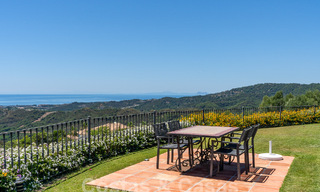Villa de lujo en venta con vistas panorámicas en urbanización cerrada rodeada de naturaleza en Marbella - Benahavis 55367 