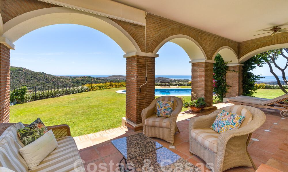 Villa de lujo en venta con vistas panorámicas en urbanización cerrada rodeada de naturaleza en Marbella - Benahavis 55369