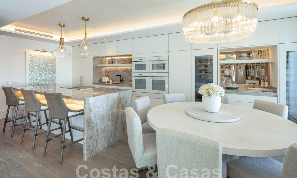 Prestigioso ático en venta con vistas frontales al mar en Puente Romano en la Milla de Oro de Marbella 55087