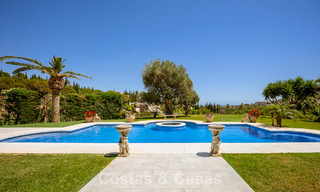 Mansión de lujo de estilo andaluz con vistas al mar en el valle del golf de Nueva Andalucía, Marbella 779151 