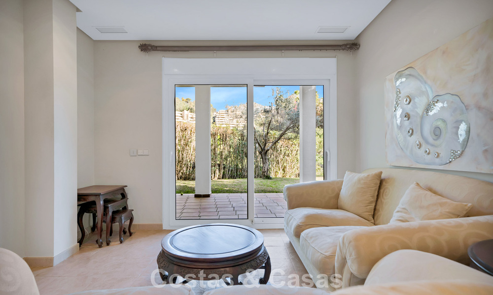 Mansión de lujo de estilo andaluz con vistas al mar en el valle del golf de Nueva Andalucía, Marbella 779153