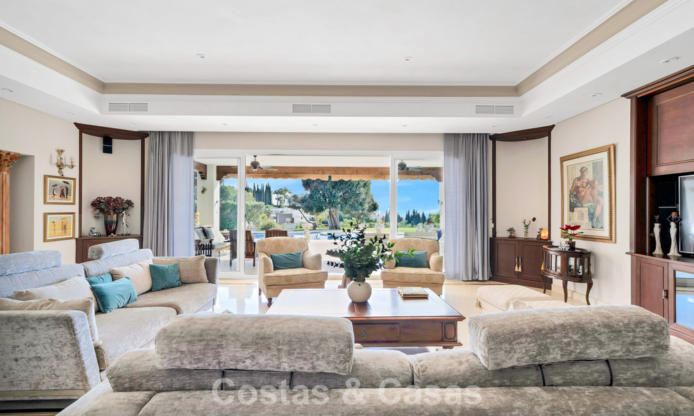 Mansión de lujo de estilo andaluz con vistas al mar en el valle del golf de Nueva Andalucía, Marbella 779163