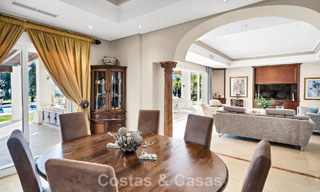 Mansión de lujo de estilo andaluz con vistas al mar en el valle del golf de Nueva Andalucía, Marbella 779169 