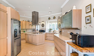 Mansión de lujo de estilo andaluz con vistas al mar en el valle del golf de Nueva Andalucía, Marbella 779173 