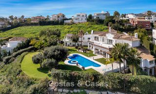 Mansión de lujo de estilo andaluz con vistas al mar en el valle del golf de Nueva Andalucía, Marbella 779179 