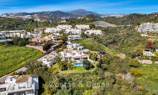 Mansión de lujo de estilo andaluz con vistas al mar en el valle del golf de Nueva Andalucía, Marbella 779181 