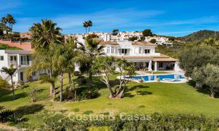 Mansión de lujo de estilo andaluz con vistas al mar en el valle del golf de Nueva Andalucía, Marbella 779182 