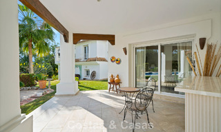 Mansión de lujo de estilo andaluz con vistas al mar en el valle del golf de Nueva Andalucía, Marbella 779200 