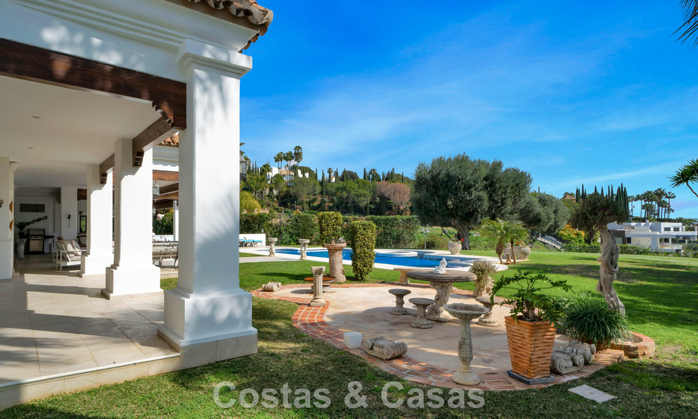 Mansión de lujo de estilo andaluz con vistas al mar en el valle del golf de Nueva Andalucía, Marbella 779214