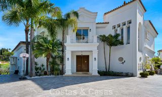 Mansión de lujo de estilo andaluz con vistas al mar en el valle del golf de Nueva Andalucía, Marbella 779216 