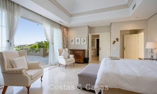 Mansión de lujo de estilo andaluz con vistas al mar en el valle del golf de Nueva Andalucía, Marbella 779221 