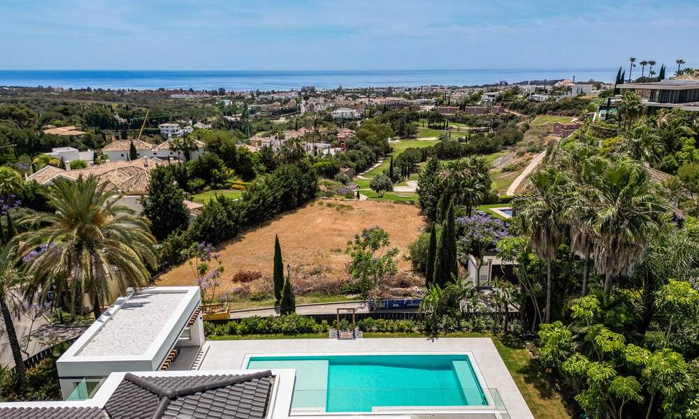 Nueva villa de diseño modernista en venta con vistas al campo de golf en un resort de golf, Marbella - Benahavis 55433