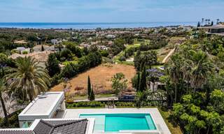 Nueva villa de diseño modernista en venta con vistas al campo de golf en un resort de golf, Marbella - Benahavis 55433 