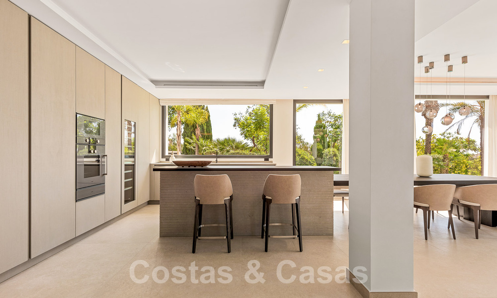 Nueva villa de diseño modernista en venta con vistas al campo de golf en un resort de golf, Marbella - Benahavis 55493