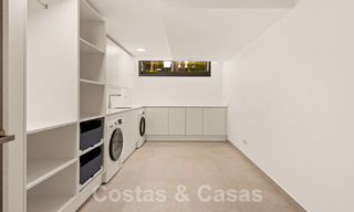 Nueva villa de diseño modernista en venta con vistas al campo de golf en un resort de golf, Marbella - Benahavis 55502 