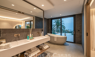 Nueva villa de diseño modernista en venta con vistas al campo de golf en un resort de golf, Marbella - Benahavis 55515 