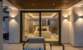 Nueva villa de diseño modernista en venta con vistas al campo de golf en un resort de golf, Marbella - Benahavis 55527 