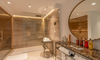 Nueva villa de diseño modernista en venta con vistas al campo de golf en un resort de golf, Marbella - Benahavis 55532 