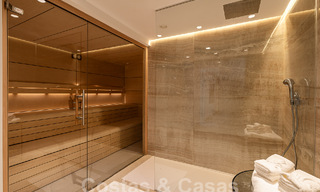 Nueva villa de diseño modernista en venta con vistas al campo de golf en un resort de golf, Marbella - Benahavis 55533 