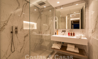 Nueva villa de diseño modernista en venta con vistas al campo de golf en un resort de golf, Marbella - Benahavis 55540 