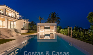Nueva villa de diseño modernista en venta con vistas al campo de golf en un resort de golf, Marbella - Benahavis 55545 