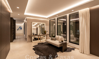 Nueva villa de diseño modernista en venta con vistas al campo de golf en un resort de golf, Marbella - Benahavis 55551 