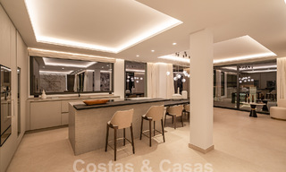 Nueva villa de diseño modernista en venta con vistas al campo de golf en un resort de golf, Marbella - Benahavis 55555 