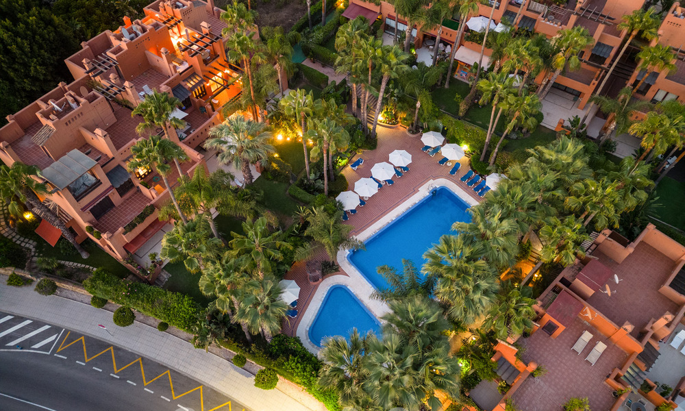 Encantadora casa adosada en venta a poca distancia de la playa, en la Milla de Oro de Marbella 58105