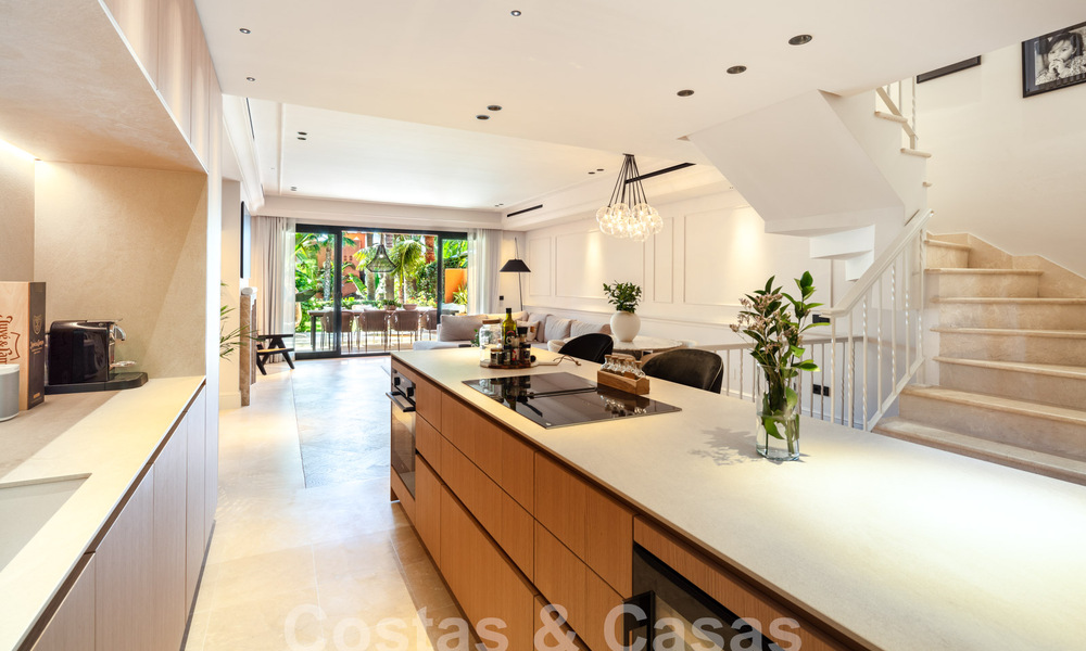 Encantadora casa adosada en venta a poca distancia de la playa, en la Milla de Oro de Marbella 58112