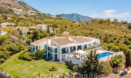 Espaciosa villa de lujo en venta con vistas panorámicas al mar en una gran parcela en Mijas, Costa del Sol 55580