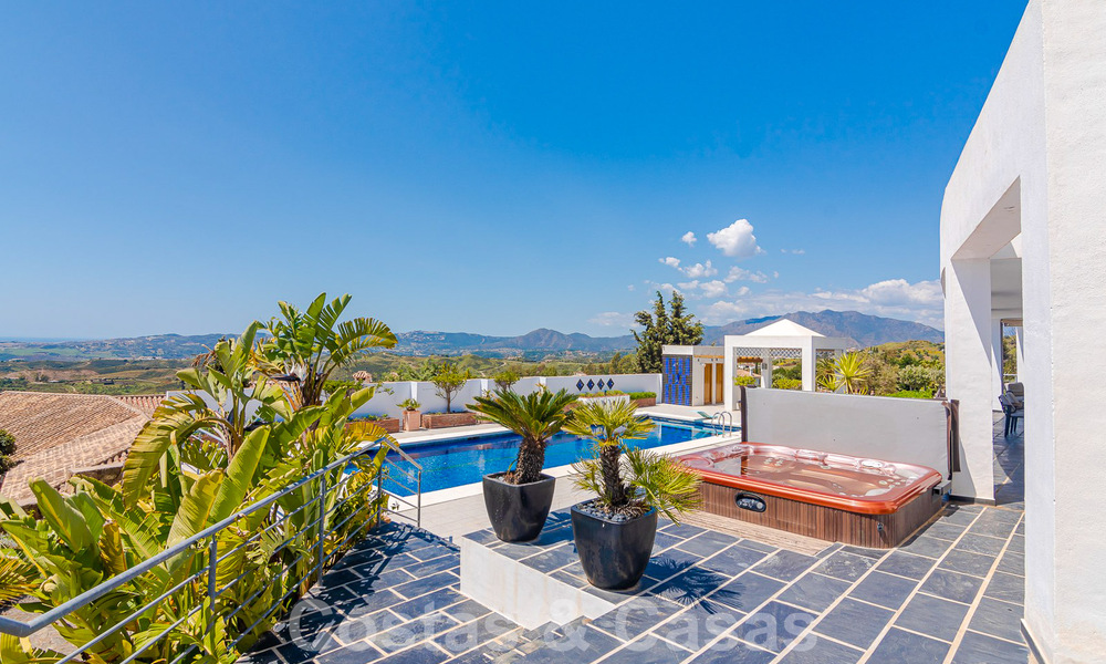 Espaciosa villa de lujo en venta con vistas panorámicas al mar en una gran parcela en Mijas, Costa del Sol 55609