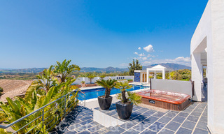 Espaciosa villa de lujo en venta con vistas panorámicas al mar en una gran parcela en Mijas, Costa del Sol 55609 