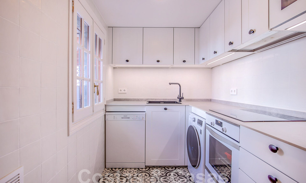 Bonita y pintoresca casa en venta inmersa en el encanto andaluz a un paso de la playa en Guadalmina Baja, Marbella 55372