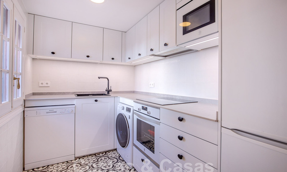 Bonita y pintoresca casa en venta inmersa en el encanto andaluz a un paso de la playa en Guadalmina Baja, Marbella 55373