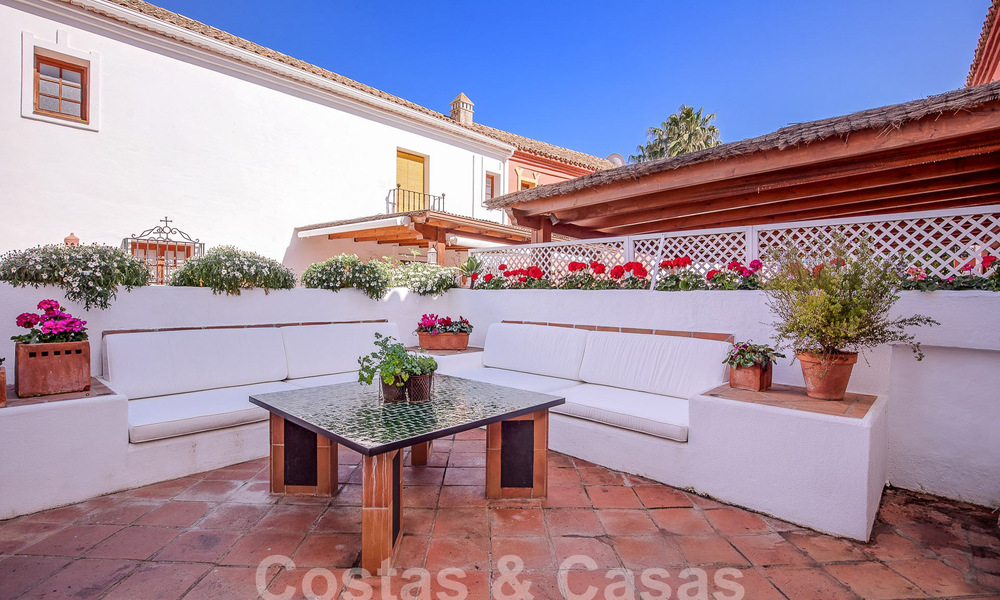 Bonita y pintoresca casa en venta inmersa en el encanto andaluz a un paso de la playa en Guadalmina Baja, Marbella 55388