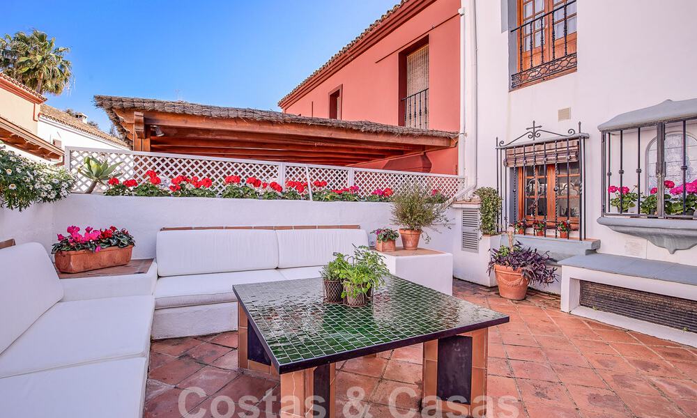 Bonita y pintoresca casa en venta inmersa en el encanto andaluz a un paso de la playa en Guadalmina Baja, Marbella 55389