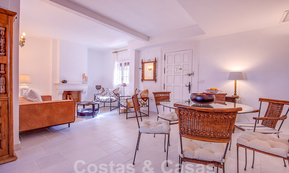 Bonita y pintoresca casa en venta inmersa en el encanto andaluz a un paso de la playa en Guadalmina Baja, Marbella 55391