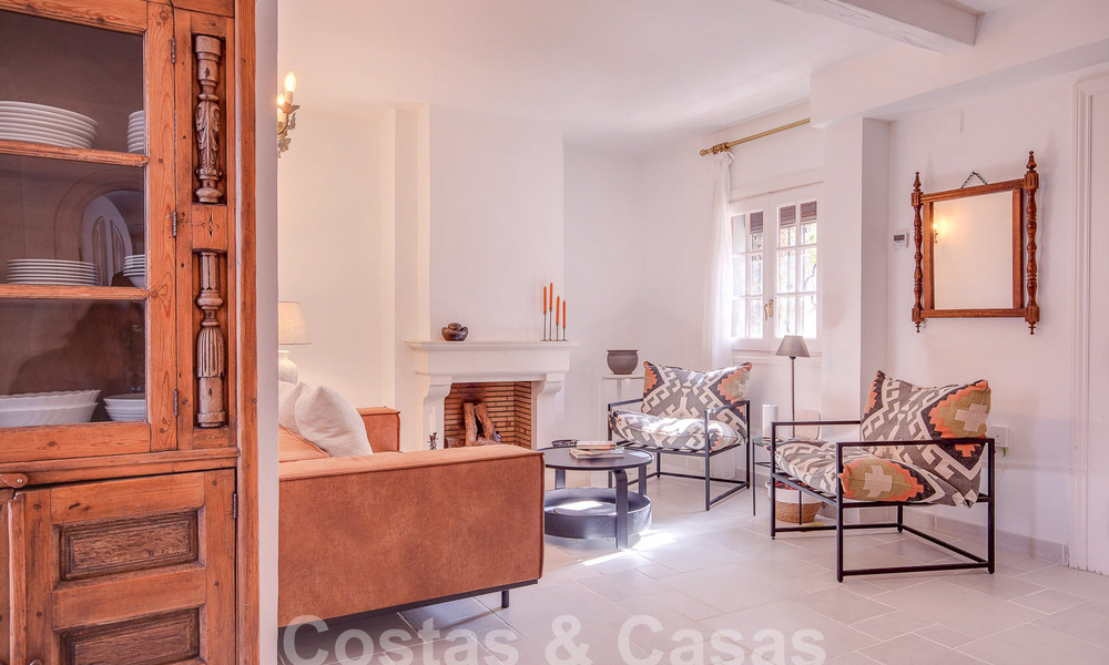 Bonita y pintoresca casa en venta inmersa en el encanto andaluz a un paso de la playa en Guadalmina Baja, Marbella 55394