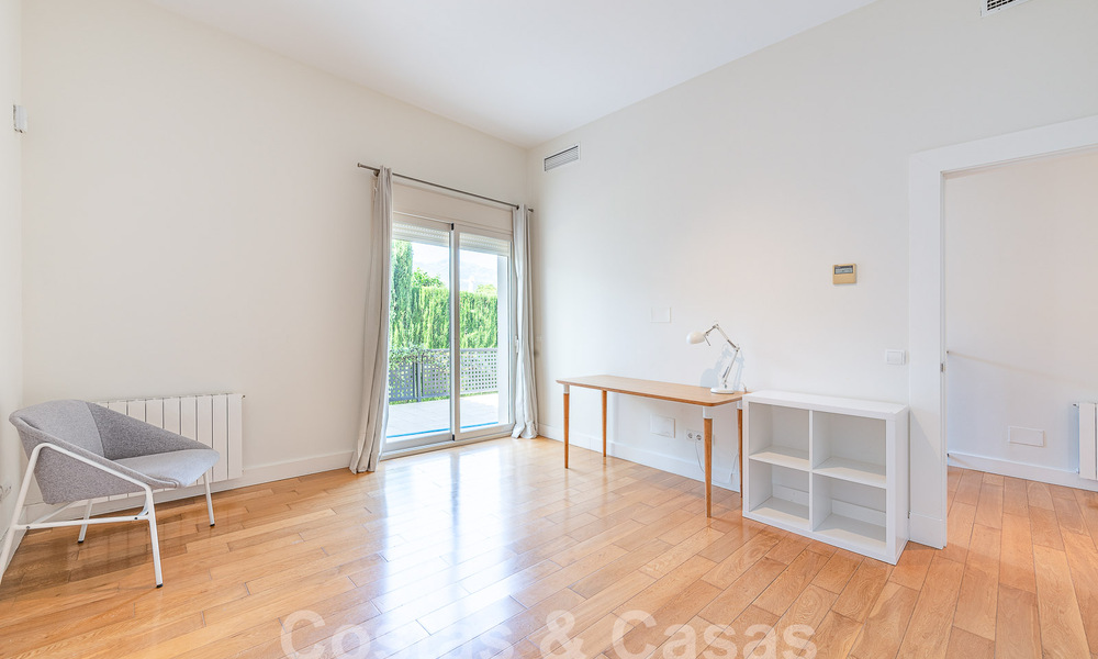 Villa mediterránea de lujo de una sola planta en venta en una zona residencial aislada en la Milla de Oro de Marbella 55737