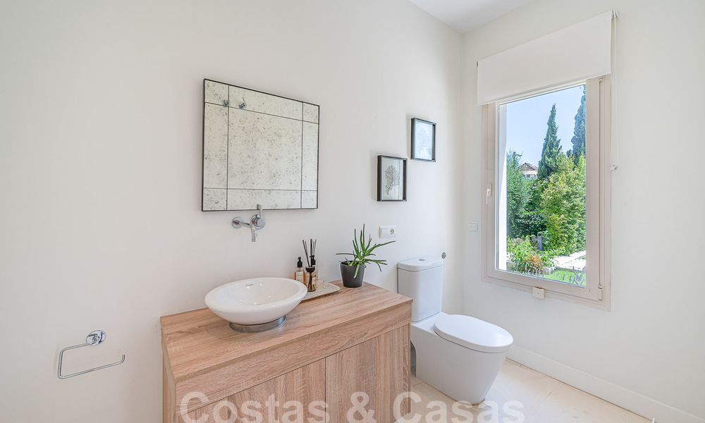 Villa mediterránea de lujo de una sola planta en venta en una zona residencial aislada en la Milla de Oro de Marbella 55747