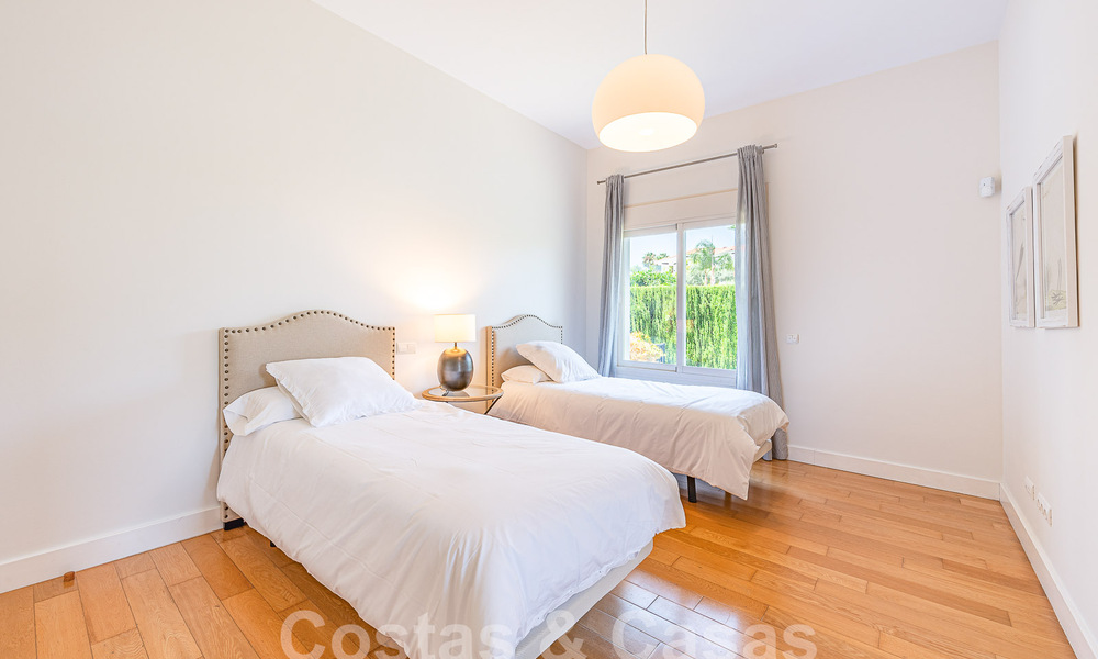 Villa mediterránea de lujo de una sola planta en venta en una zona residencial aislada en la Milla de Oro de Marbella 55753