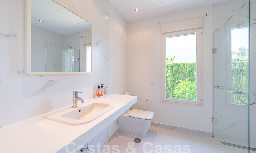 Villa mediterránea de lujo de una sola planta en venta en una zona residencial aislada en la Milla de Oro de Marbella 55754