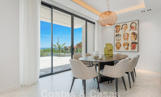 Nueva villa de diseño modernista en venta con impresionantes vistas al mar en prestigioso resort de golf en Marbella - Benahavis 55869 