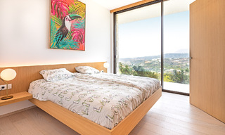 Villa de lujo ultramoderna en venta en primera línea de golf en el prestigioso Marbella Club Golf Resort en Benahavis 56115 