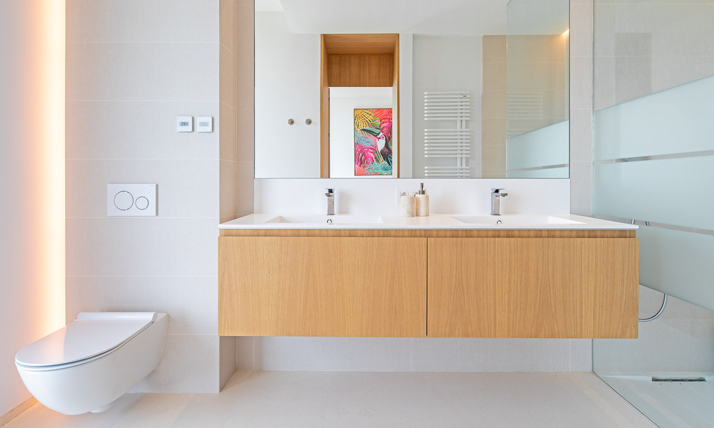 Villa de lujo ultramoderna en venta en primera línea de golf en el prestigioso Marbella Club Golf Resort en Benahavis 56117